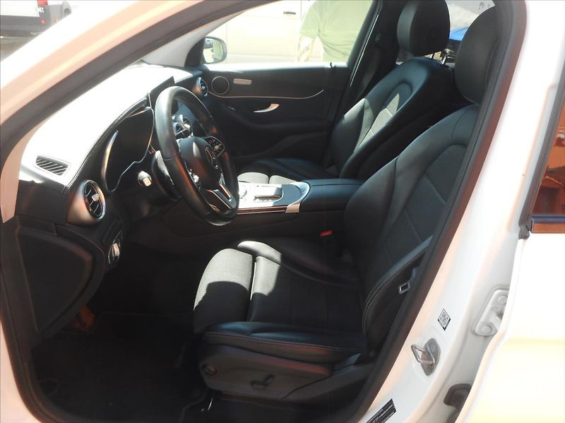 Mercedes-Benz GLC 2,0 220 D 4MATIC - fotka 21 z 28