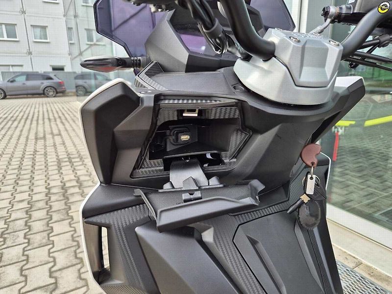 Aprilia SR GT 125 (2026) SPORT - AKČNÍ CENA - fotka 19 z 62