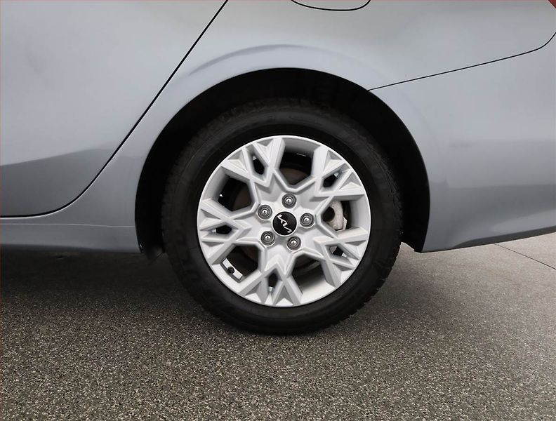 Kia Ceed (2023) 1.5 T-GDI - fotka 20 z 20