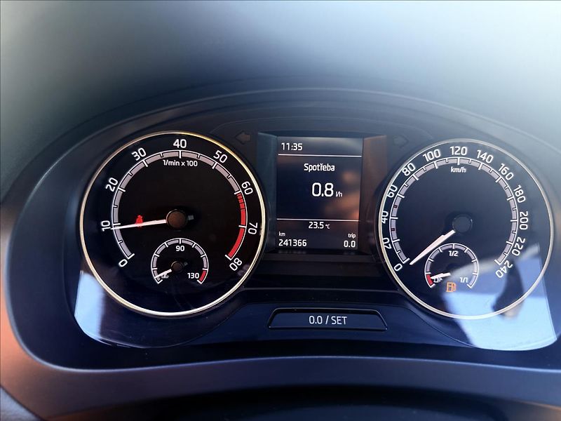 Škoda Rapid 1,0 TSi  STYLE 1.Majitel ČR - fotka 12 z 26