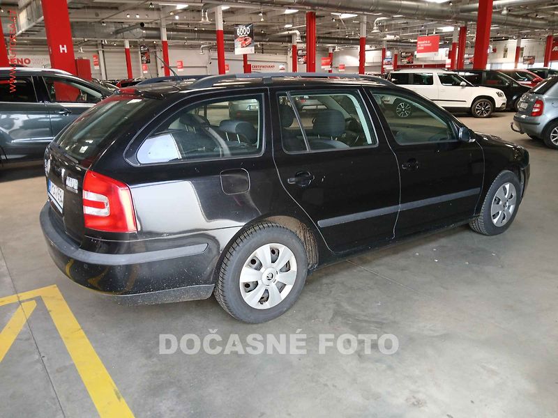 Škoda Octavia (2008) 1.9 TDi, autoAC - fotka 2 z 3