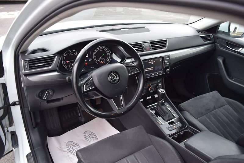 Škoda Superb (2016) 2.0TDI 140kw 4x4 DSG STYLE NAV - fotka 25 z 50