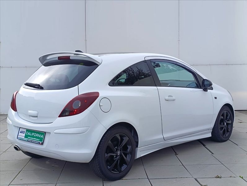 Opel Corsa 1,4 i Klima Navigace Alu - fotka 6 z 30