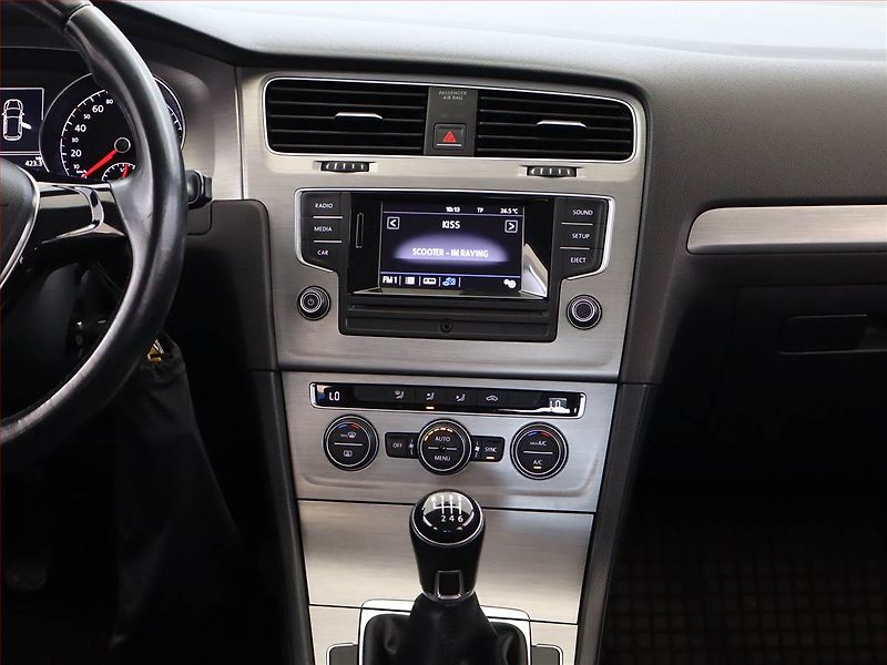 Volkswagen Golf (2016) 1.2 TSI, Tempomat - fotka 10 z 14