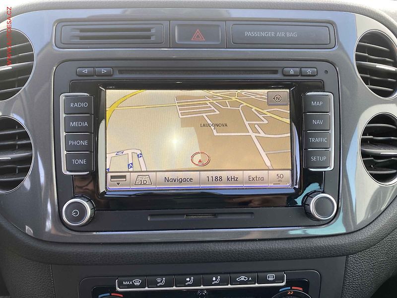Volkswagen Tiguan (2012) 2.0 TDi, Bixen, TZ, navi - fotka 16 z 18