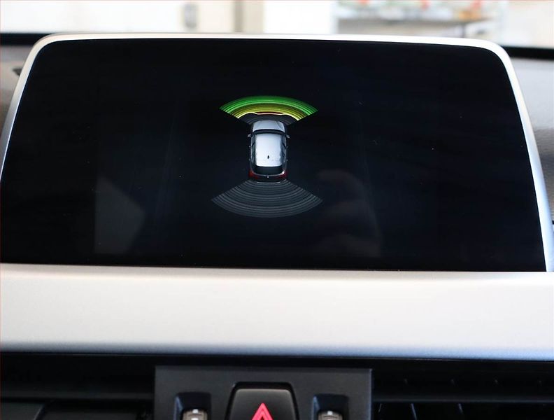 BMW X1 (2018) sDrive18i, Automat, Navi - fotka 20 z 21