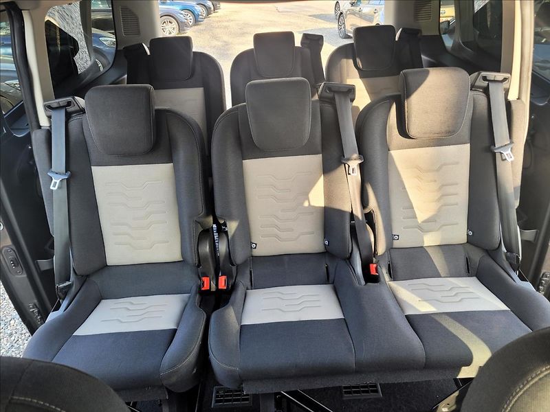 Ford Tourneo Custom 2,0 tdci,Titanium,8míst,klima - fotka 35 z 49