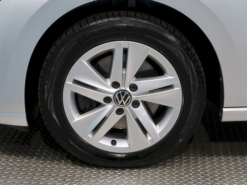 Volkswagen Golf (2024) LIFE 2.0TDI 110KW DSG TAŽNÉ - fotka 12 z 37