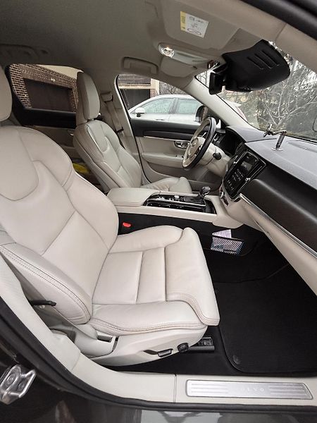 Volvo V90 (2018) 2.0 S90/ /147kW - fotka 15 z 19