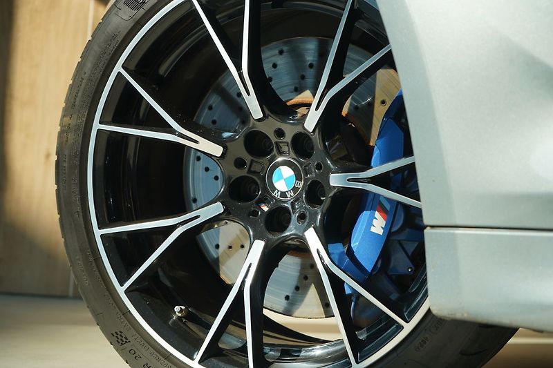 BMW M5 Competition xDrive, B&W, HUD - fotka 13 z 47