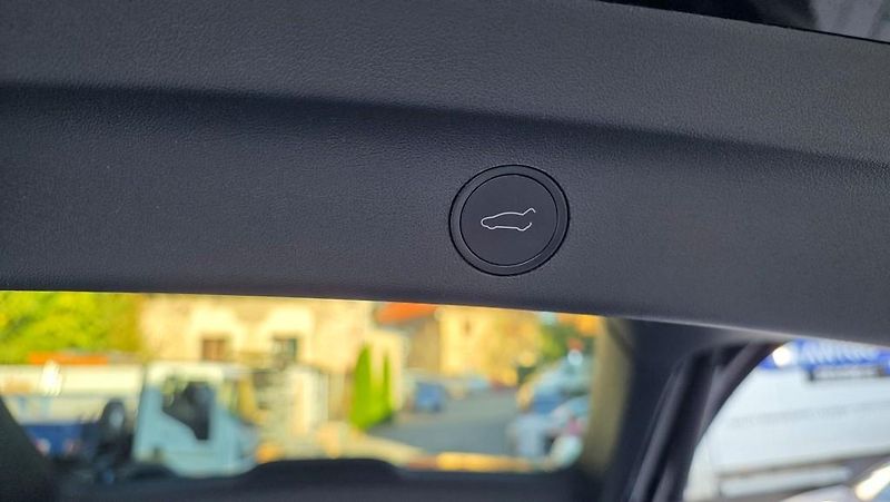 Tesla Model Y (2023) LR AWD DE Záruka SoH 92,7%  - fotka 10 z 41
