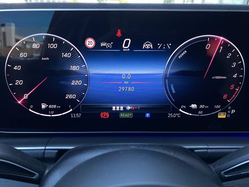 Mercedes-Benz GLE (2025) 350 de 4MATIC - fotka 16 z 29