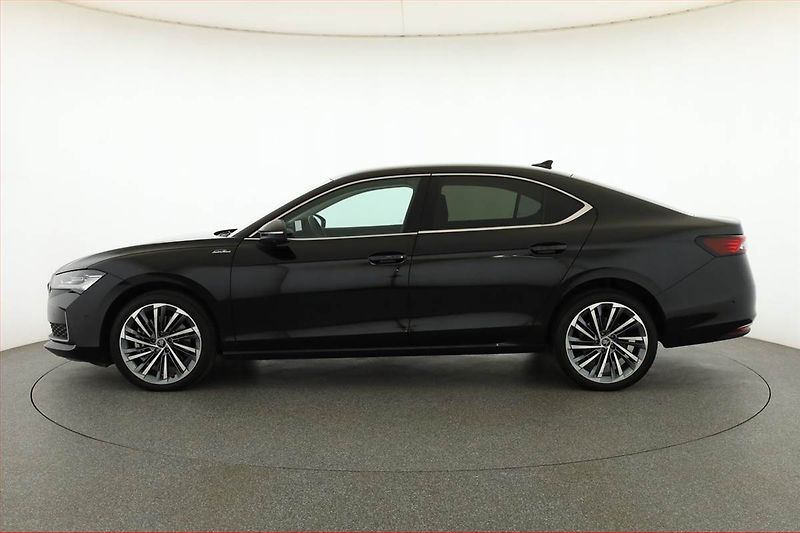 Škoda Superb (2025) 2.0 TDI - fotka 3 z 21