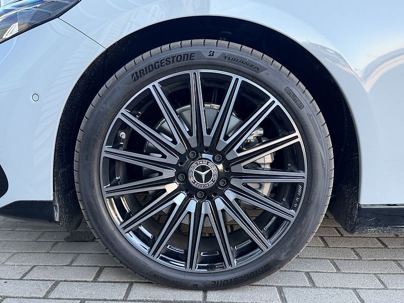Mercedes-Benz CLA 250+ s technologií EQ - fotka 25 z 36