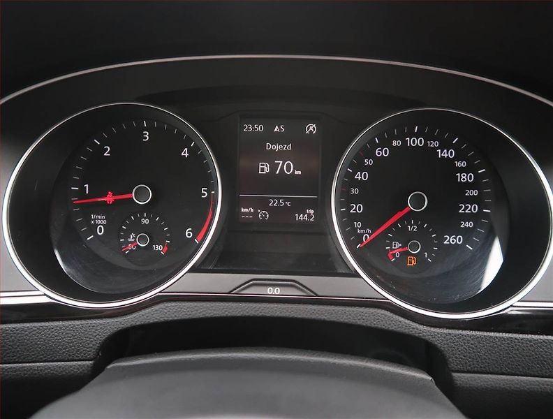 Volkswagen Passat (2015) Comfortline 1.6 TDI - fotka 11 z 24