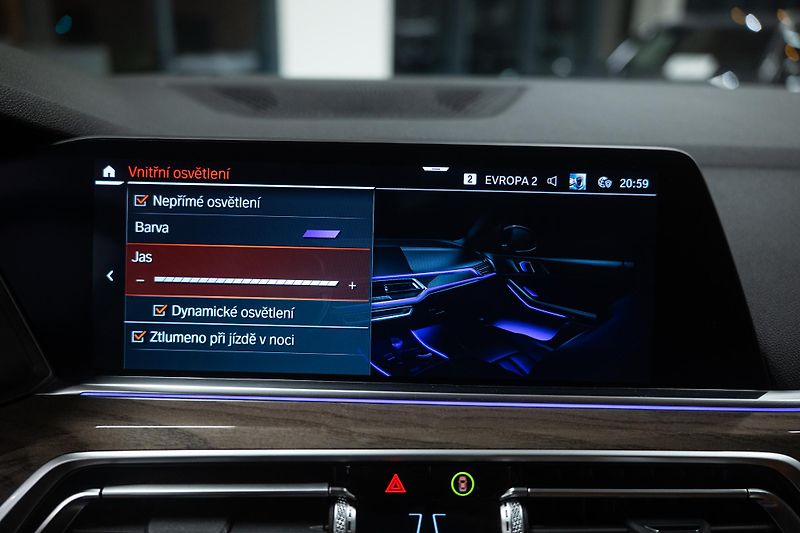 BMW X5 (2019) 30D 195 KW VZDUCH, PANO - fotka 35 z 46