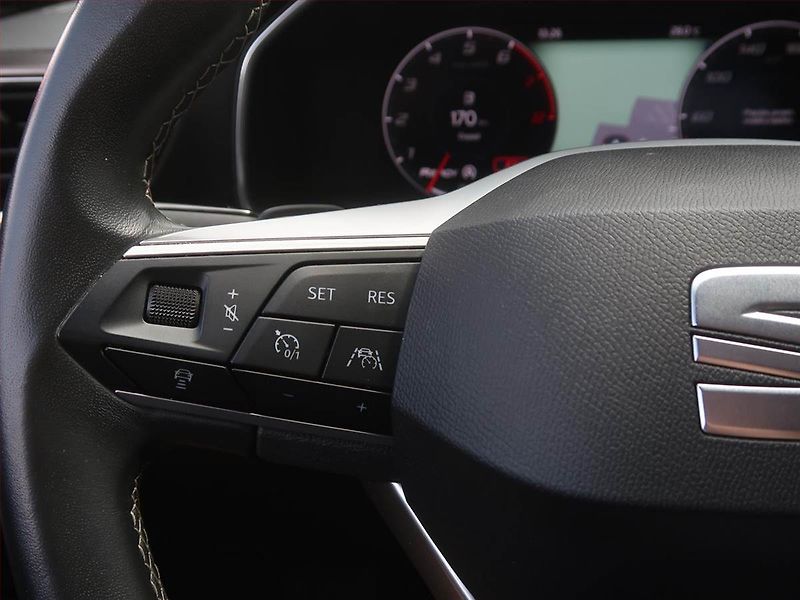 Seat Leon (2021) Xcellence 1.0 TSI, Automat - fotka 16 z 17