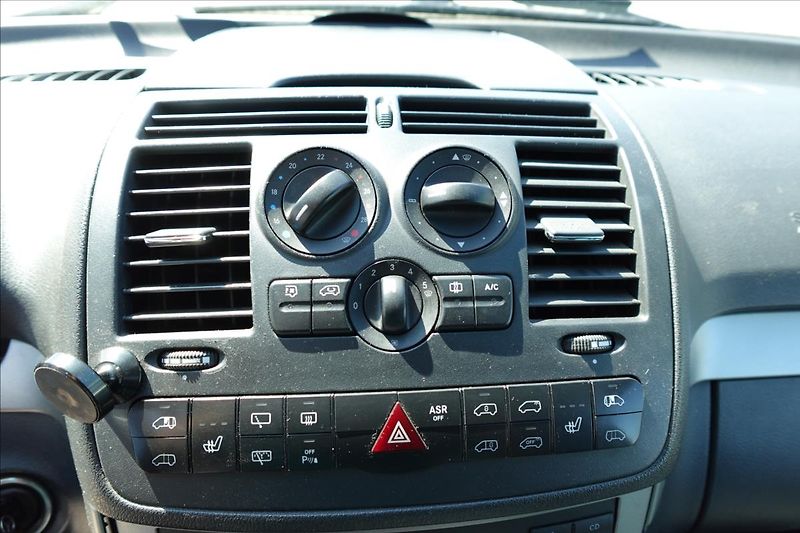 Mercedes-Benz Viano 3,0 V6  MB LONG 8MÍST KLIMA - fotka 22 z 30