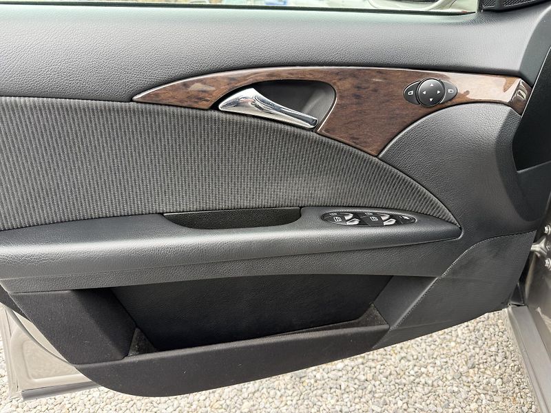 Mercedes-Benz Třídy E E 220CDi Manuál - fotka 13 z 17