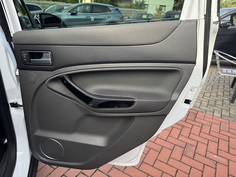 Ford Kuga (2011) 2.0TDCi AWD Titanium Navi - fotka 20 z 49