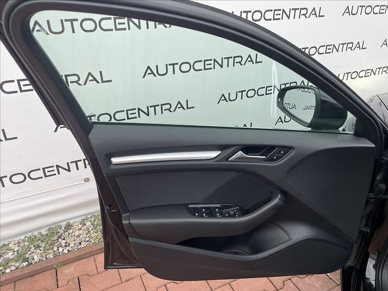 Audi A3 1,4 TFSI  S-line 90kw, Navi , - fotka 21 z 24