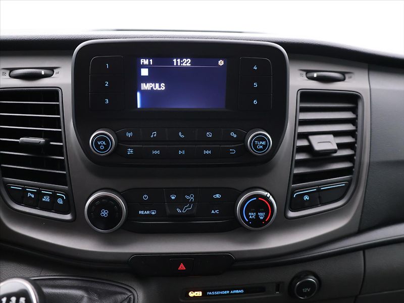 Ford Transit Custom 2,0 EcoBlue 95kW DPH CZ - fotka 18 z 28