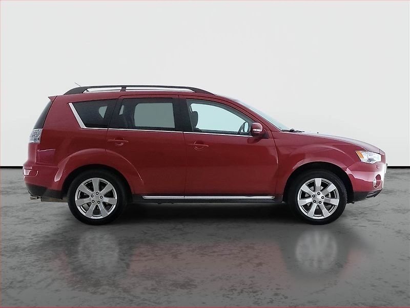 Mitsubishi Outlander (2011) 2.2 DI-D, 4X4, 7 míst - fotka 6 z 21