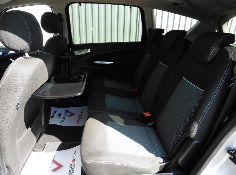 Ford S-MAX 2,0 TDCi Navi, Panorama - fotka 9 z 15