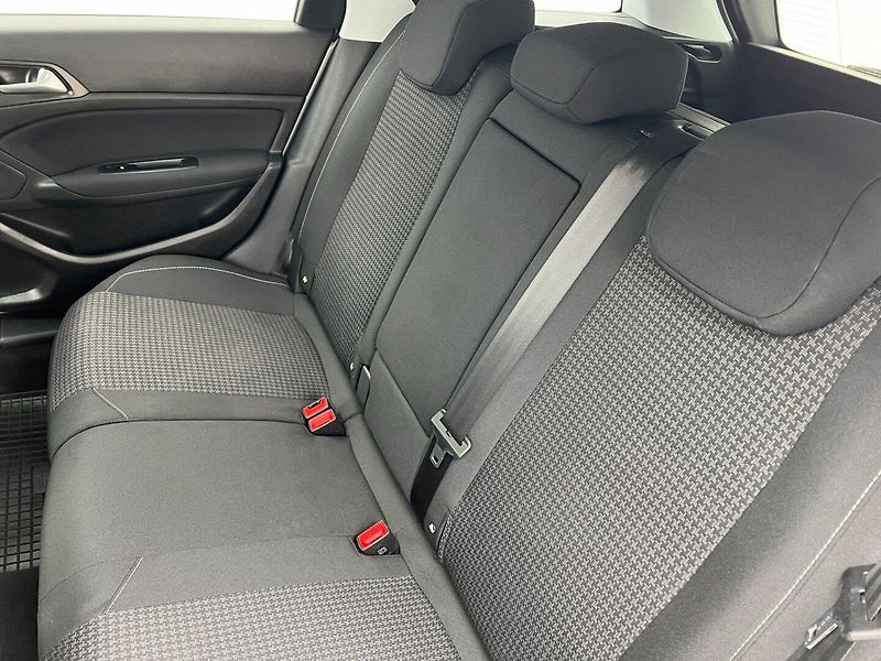 Peugeot 308 (2019) SW 1.2PT 96kW! ČR+1.majitel! - fotka 18 z 35