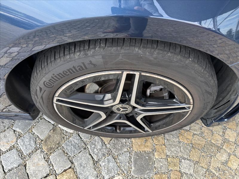 Mercedes-Benz Třídy A A 200 4MATIC L*AMG - fotka 21 z 22