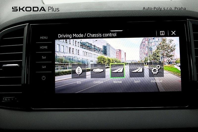 Škoda Karoq (2023) Sportline 1,5 TSI 110kW DSG - fotka 25 z 30