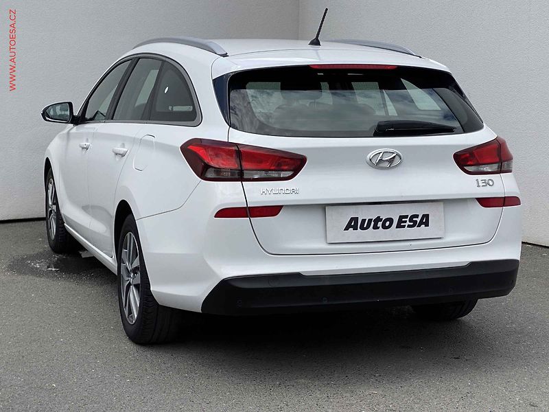 Hyundai i30 (2018) 1.0 T-GDI, 1.maj,ČR, Style - fotka 6 z 19