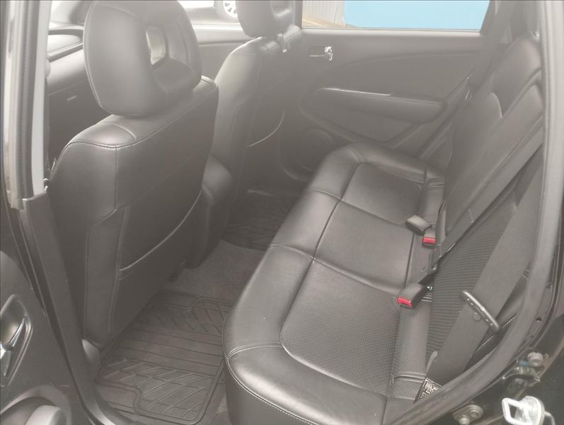 Mitsubishi Outlander 2,4 i 118KW, 4X4, AUTOMAT - fotka 10 z 20