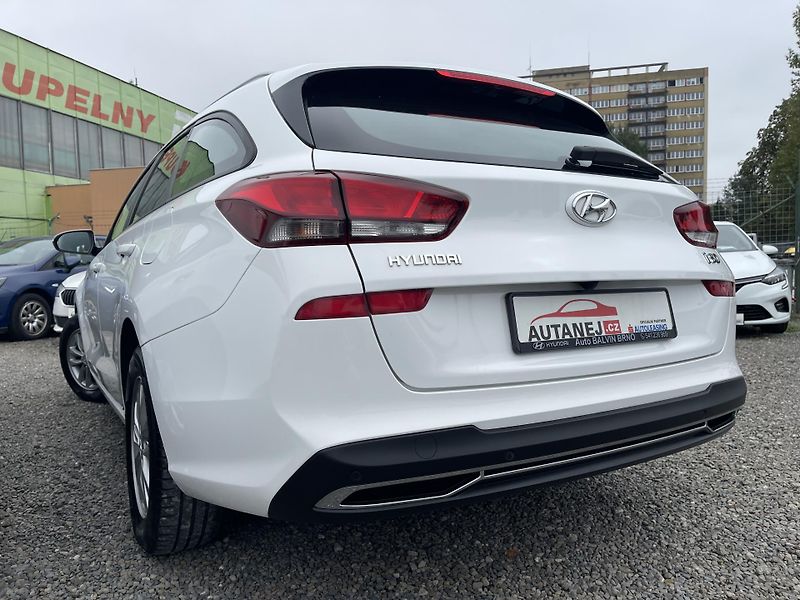 Hyundai i30 1.6d 4/2022 NEHAV-NAVI-DPH-ČR! - fotka 8 z 43
