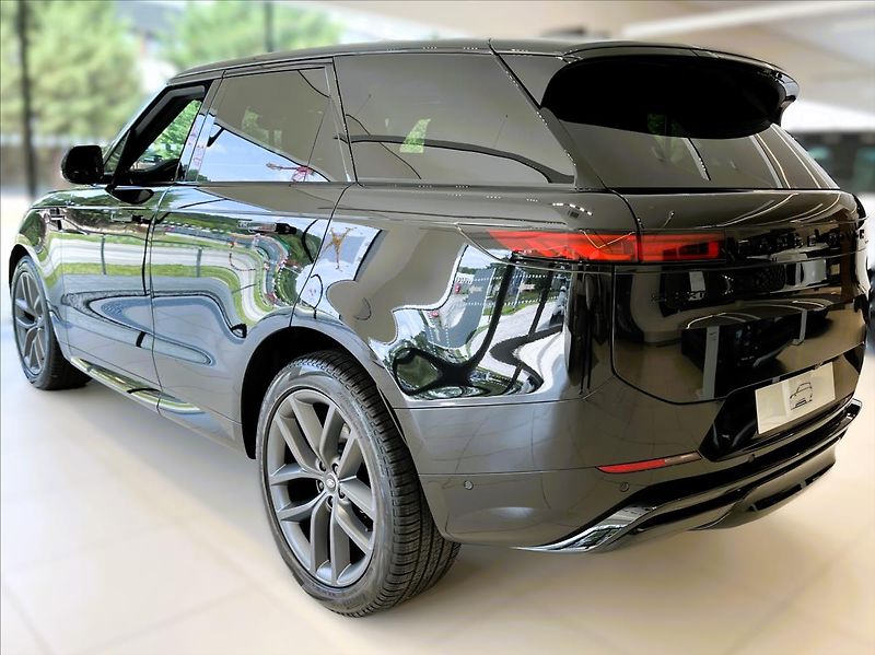 Land Rover Range Rover Sport 3,0 D300 DYNAMIC SE - fotka 4 z 28