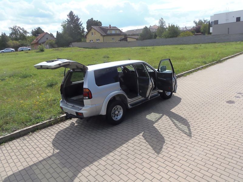 Mitsubishi Pajero Sport (2003) 2.5 TD 4x4 tažné 2.8t NOVÁ STK - fotka 20 z 23