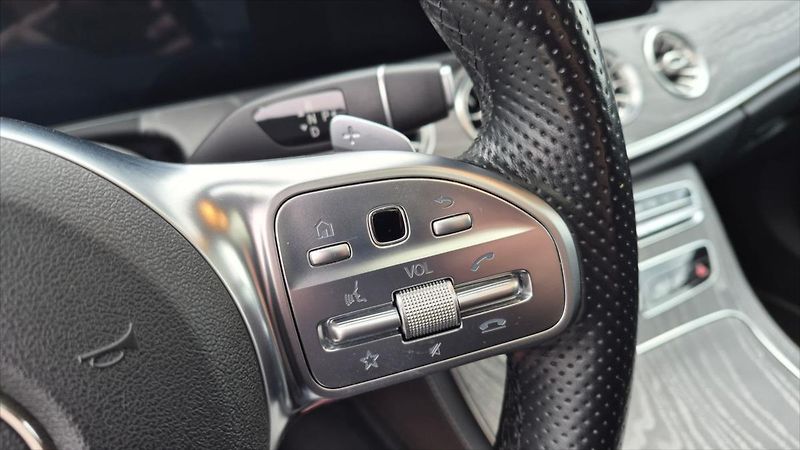 Mercedes-Benz CLS 2,9 400d AMG Line 4MATIC ČR360 - fotka 13 z 26