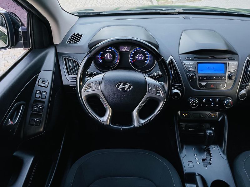 Hyundai ix35 2.0i AUTOMAT VYHŘEV TAŽNÉ - fotka 26 z 43