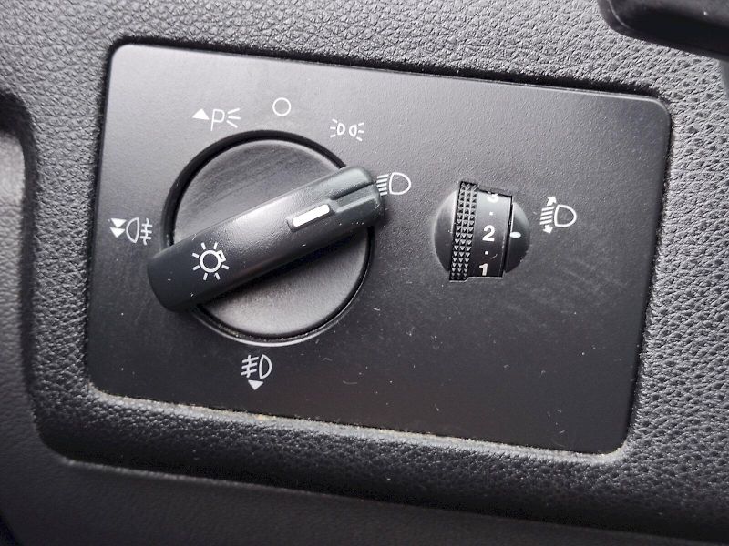 Ford Focus (2006) 1,6 i 74 Kw Automat - fotka 21 z 31