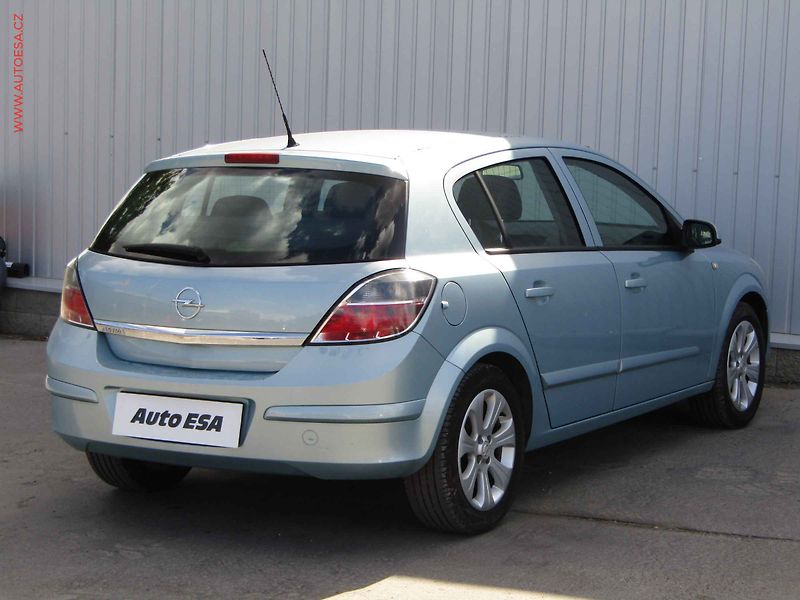 Opel Astra (2009) 1.4i, ČR, AC, tempo - fotka 4 z 18