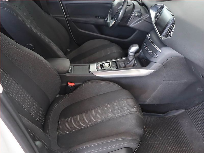 Peugeot 308 (2016) 1.6 BlueHDi, Automat, Navi - fotka 9 z 21