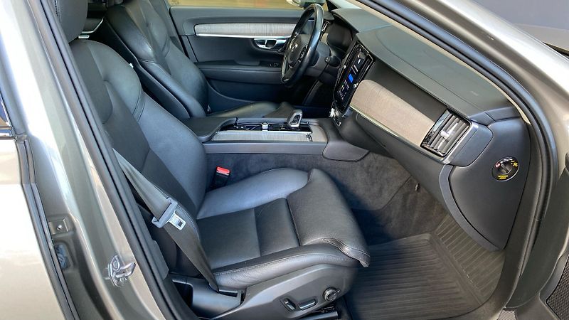 Volvo V90 Cross Country Pro, B4 AWD, 145 - fotka 7 z 41