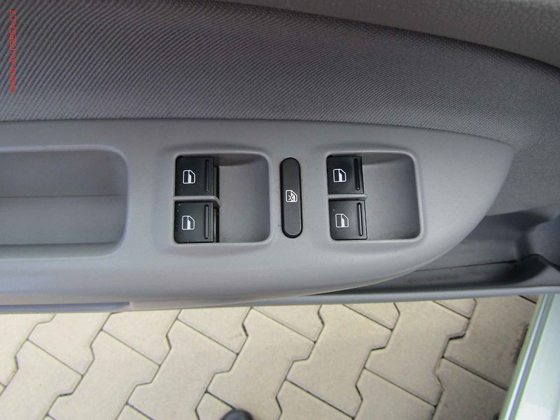 Škoda Octavia (2012) 1.4 TSi, ČR, AC, temp - fotka 11 z 16