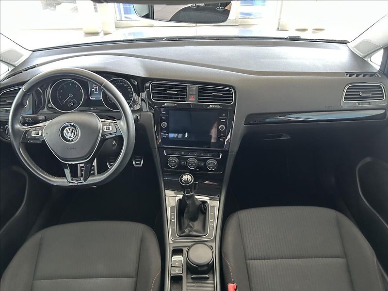 Volkswagen Golf 1,4   TSI 92kW,SOUND,SERVISKA - fotka 8 z 28