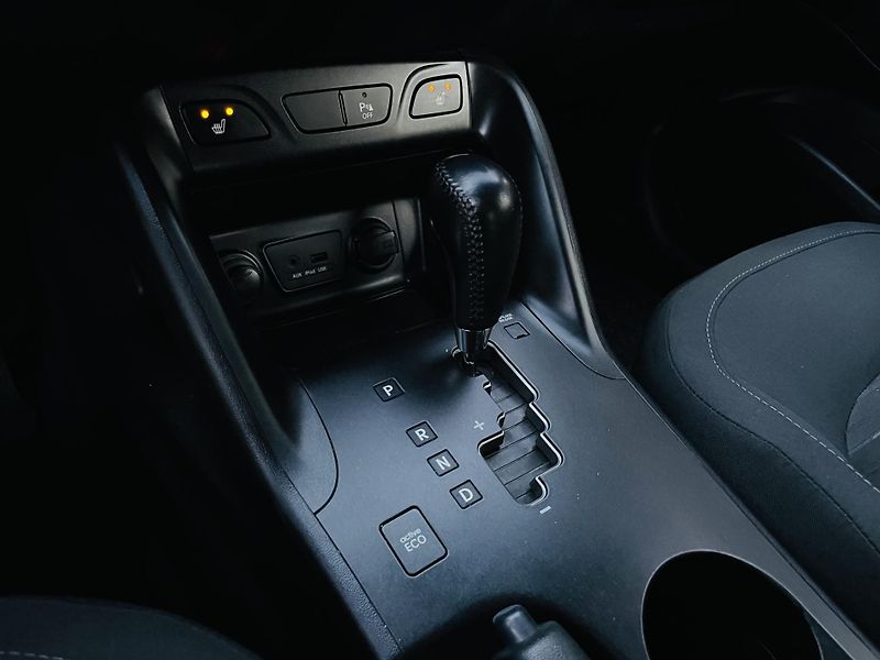Hyundai ix35 2.0i AUTOMAT VYHŘEV TAŽNÉ - fotka 38 z 43