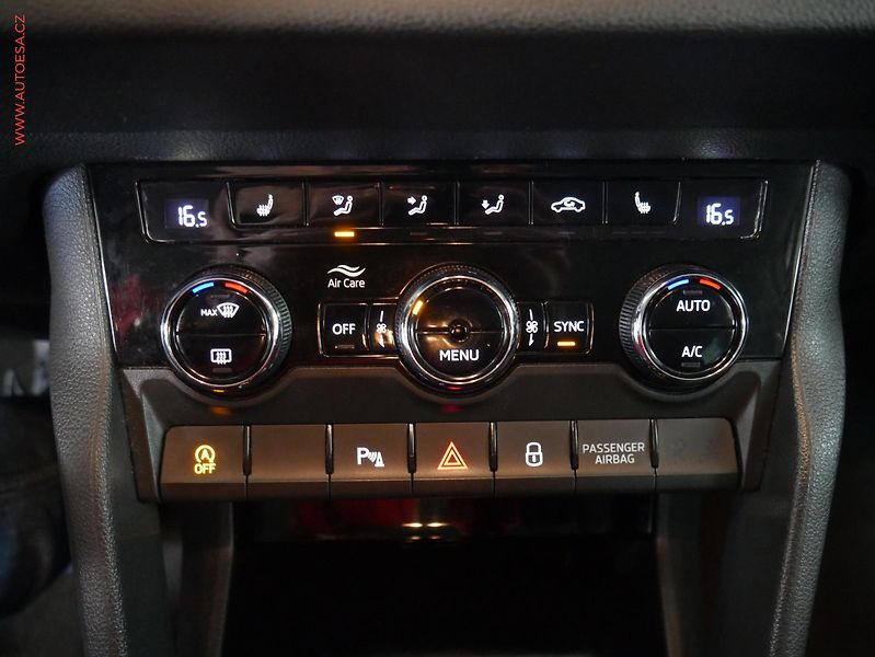 Škoda Karoq (2017) 1.5TSi, ČR, Style, DSG, LED - fotka 17 z 19