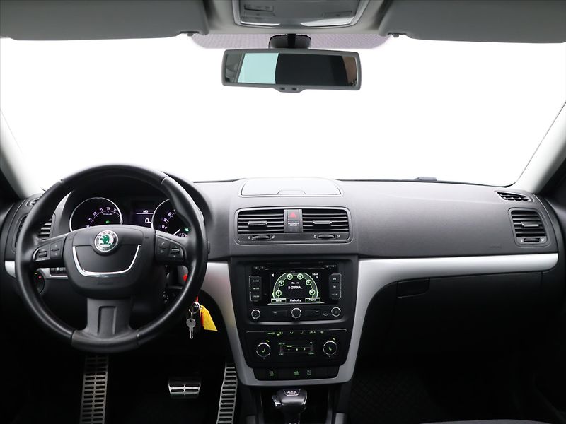 Škoda Yeti 2,0 TDI 103kW DSG 4x4 Xenon - fotka 24 z 31