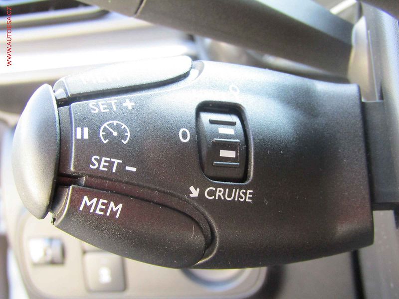 Citroën C3 (2019) 1.2 PT, 2.maj,ČR, Feel, STK7 - fotka 13 z 20