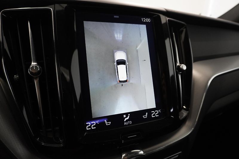 Volvo XC60 D5 AWD AUT. INSCRIPTION - fotka 30 z 40