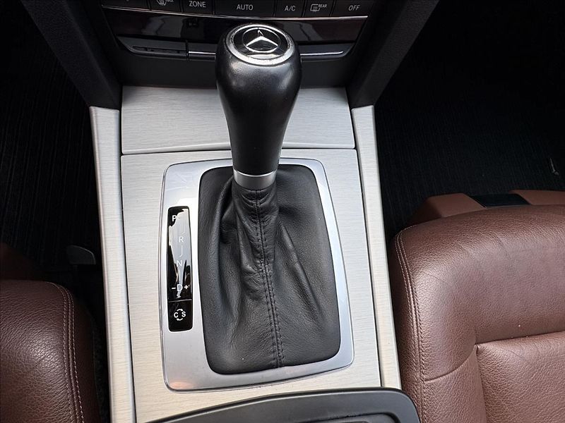 Mercedes-Benz Třídy E 2,2 250CDi AVG,Xenon,Šíbr,Kůže - fotka 11 z 39
